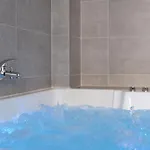 Le Lovely Cosy Jacuzzi Centre-ville Wifi Lägenhet